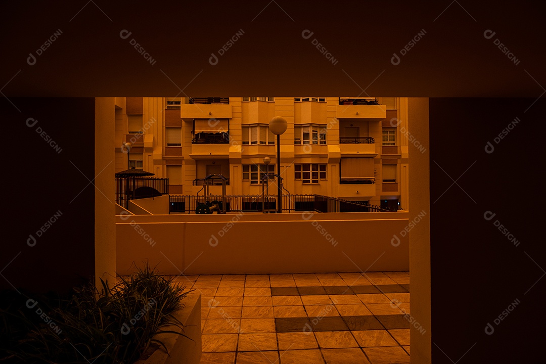 Visão apocalíptica do céu lamacento em Málaga devido à chegada do nevoeiro