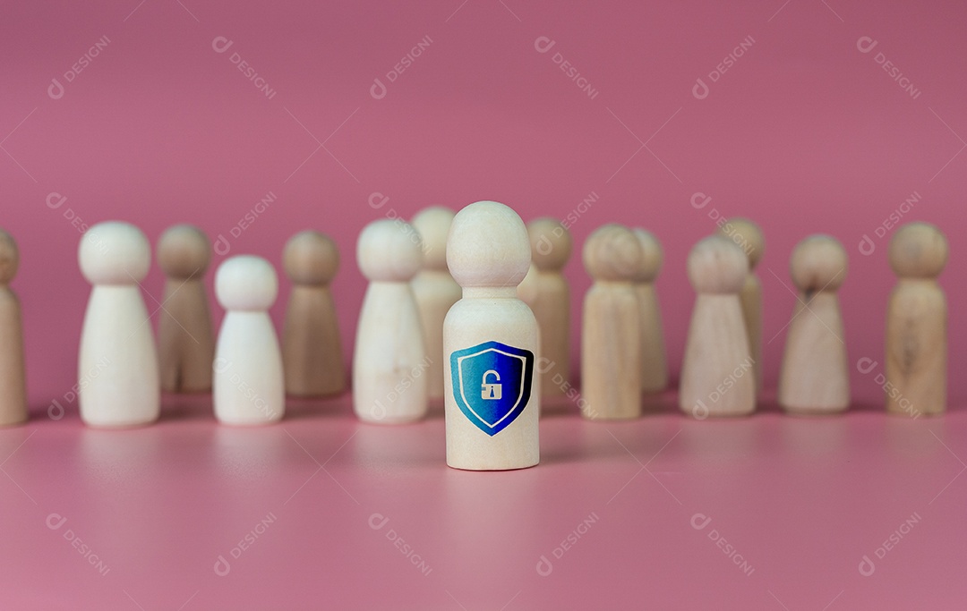 O líder protege sua equipe com uma postura defensiva.