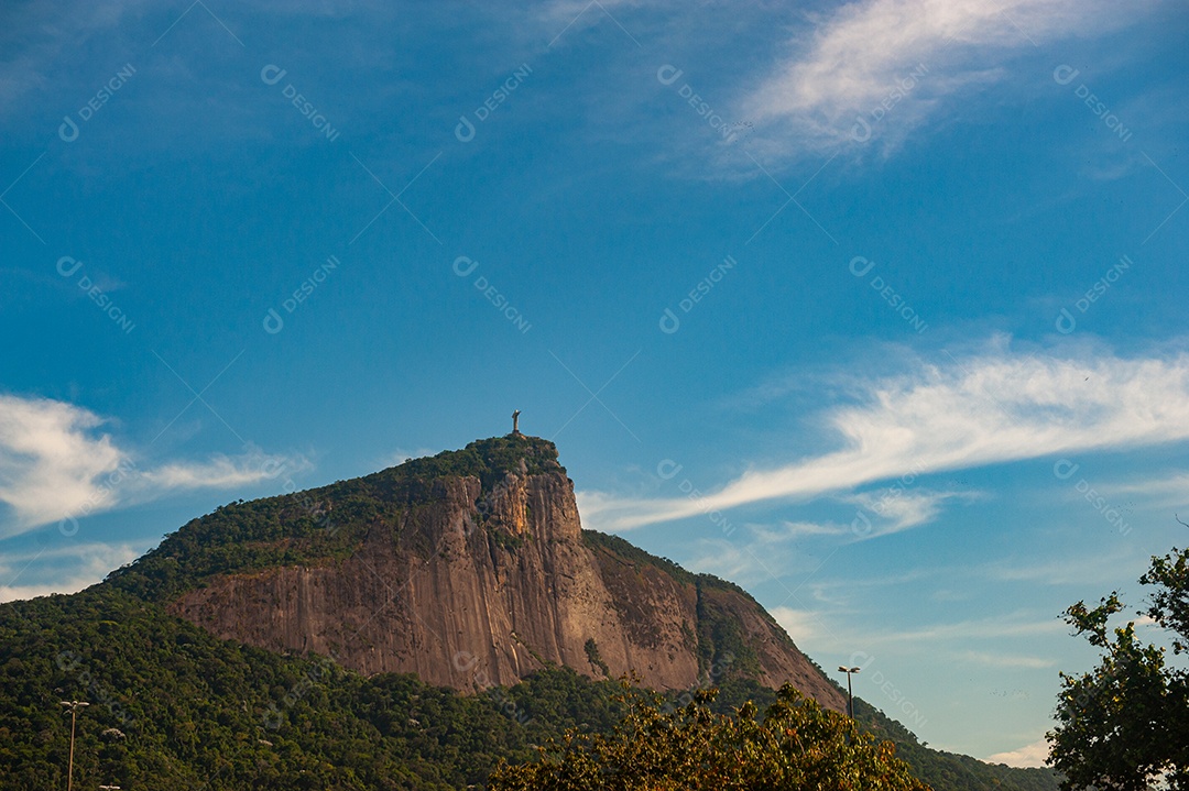 Vista do Cristo Redentor e seus arredores.