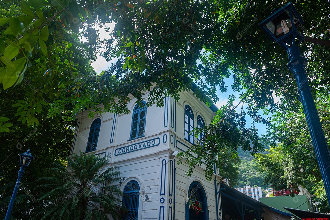 Vista do Cristo Redentor e seus arredores.