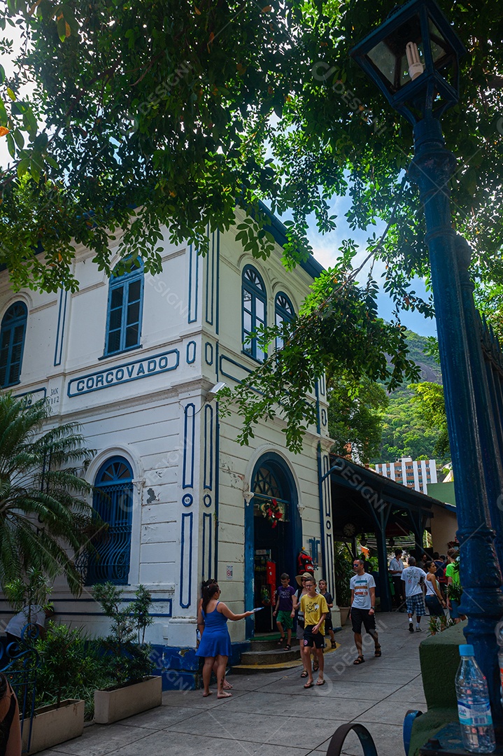 Vista do Cristo Redentor e seus arredores.