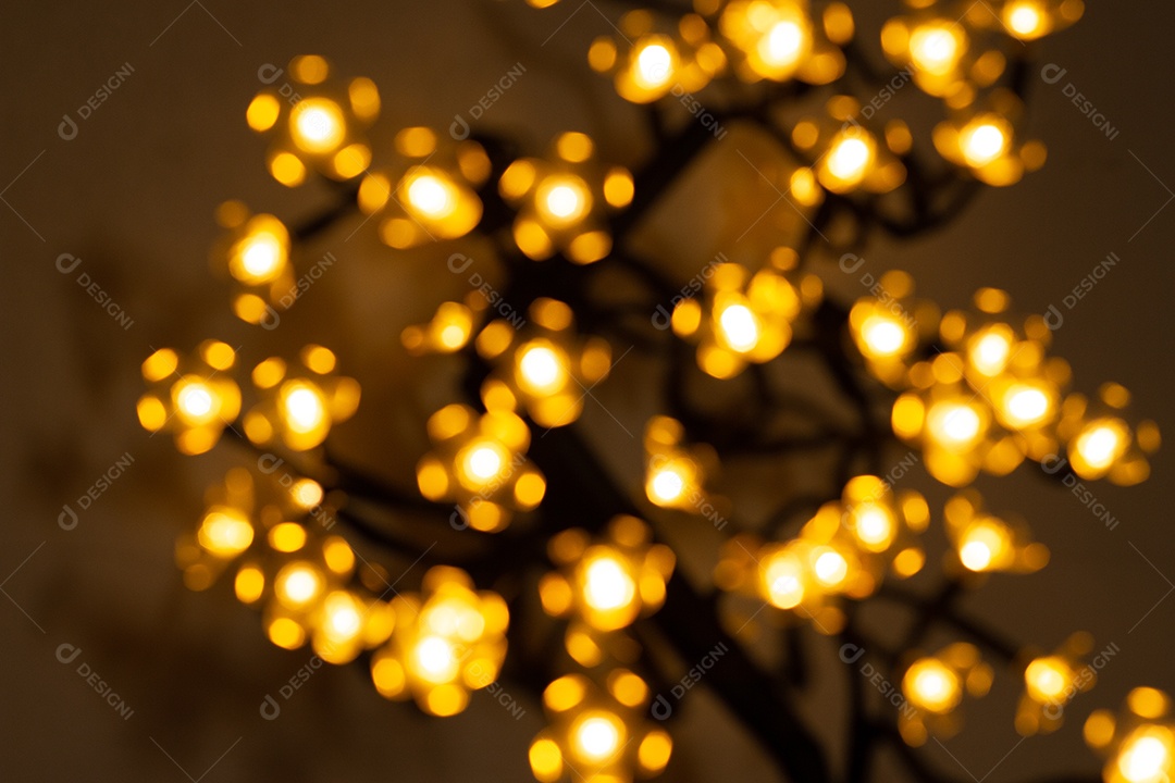 Atmosfera de natal cheia de luzes com bokeh