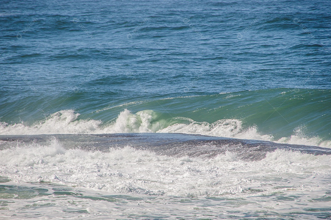 Onda conhecida como no posto seis da praia de Copacabana no Rio.