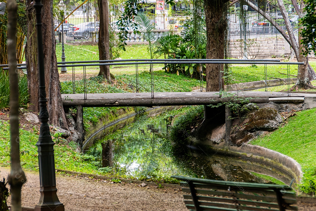 Vista do passeio público no centro do Rio de Janeiro.