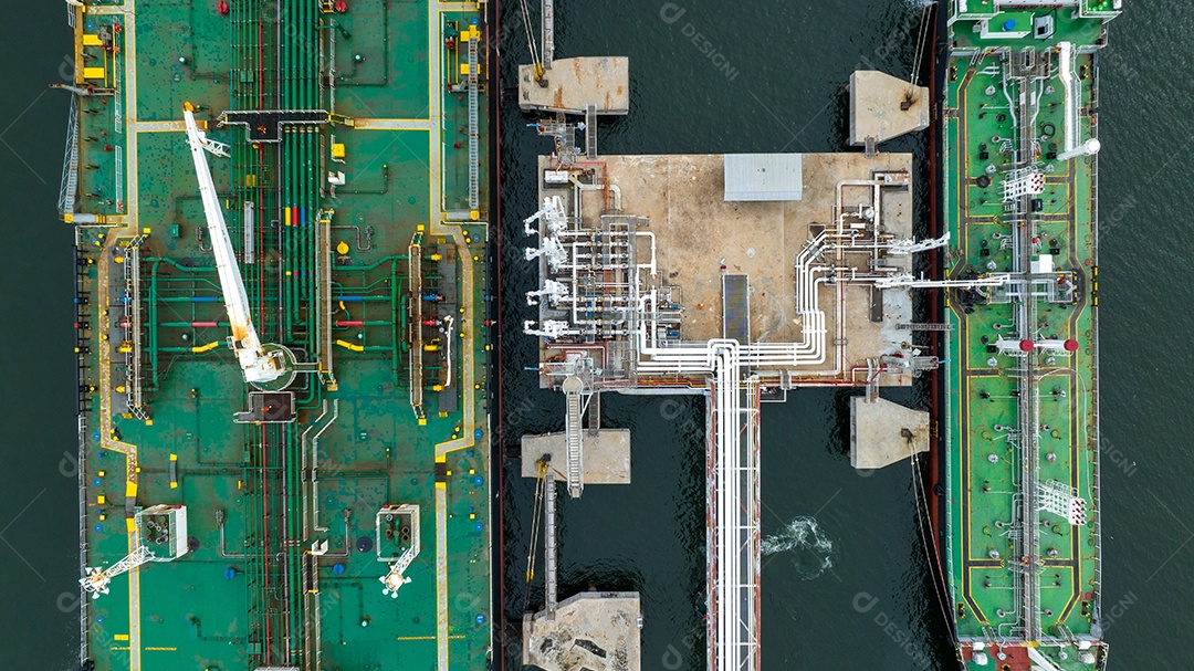 Navio petroleiro de gás bruto, navio de contêiner de carga atracação offshore em Ocean Bay Petroleum Transporte e logística de importação de exportação de produtos químicos, vazamento de óleo do navio, navio de produtos petrolíferos industriais