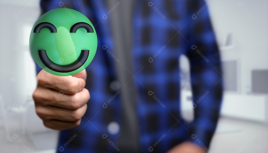 Sorriso feliz, boa classificação de feedback, pense positivo, avaliação do cliente