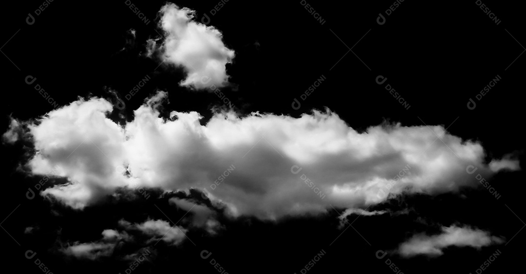 Nuvens brancas sobre fundo preto