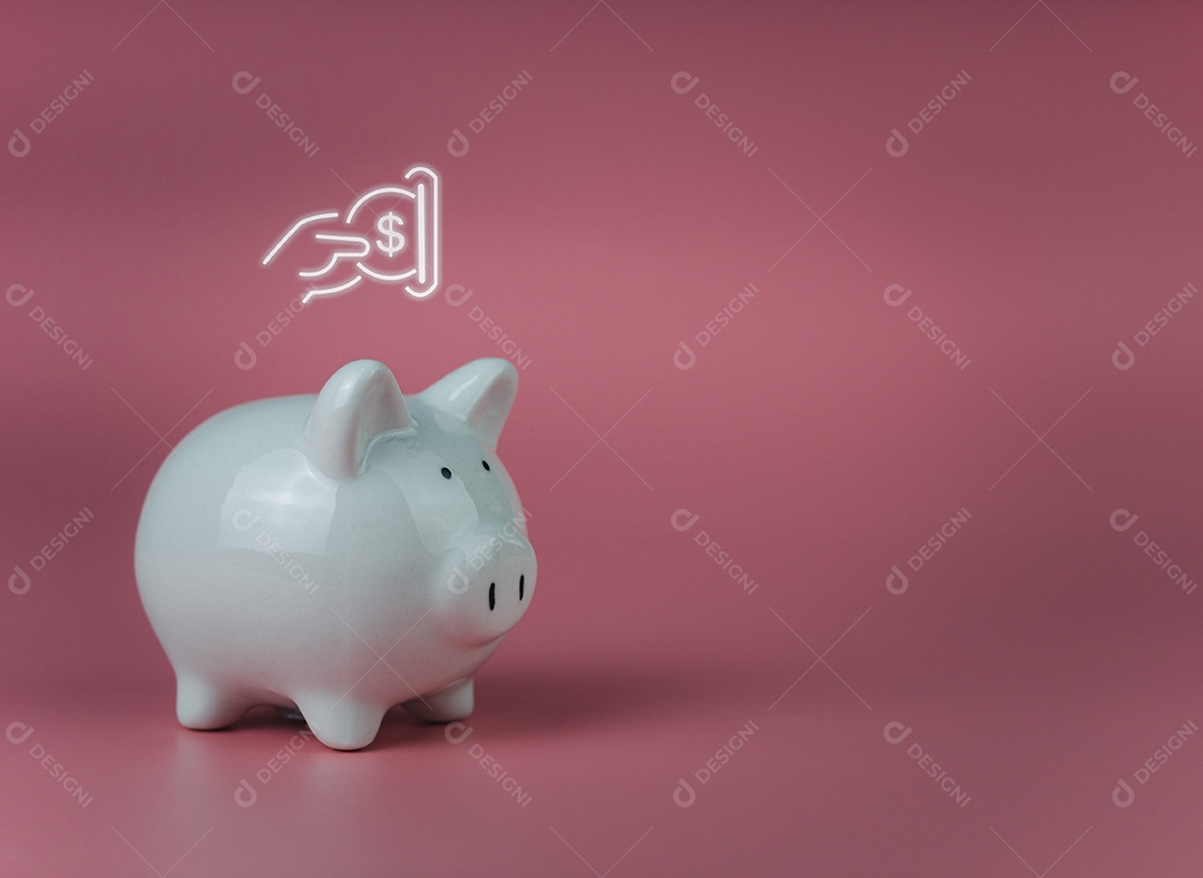 Cofrinho branco sobre um fundo rosa. Conceitos de poupança e investimento.