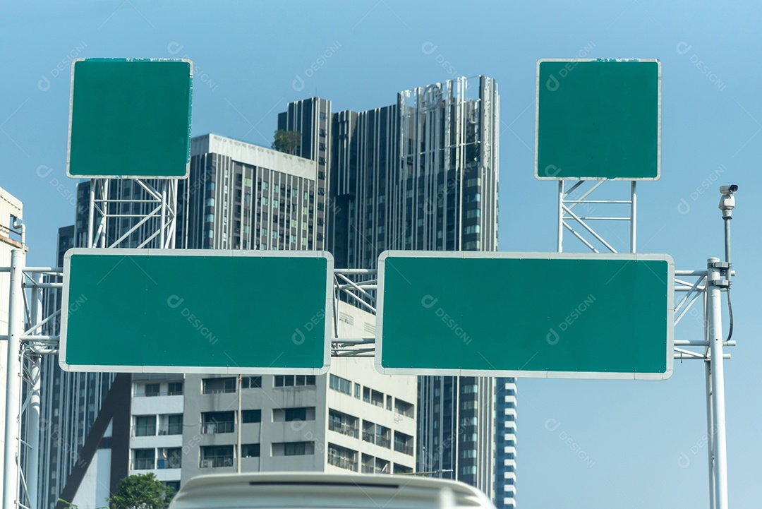 Sinal de via expressa verde