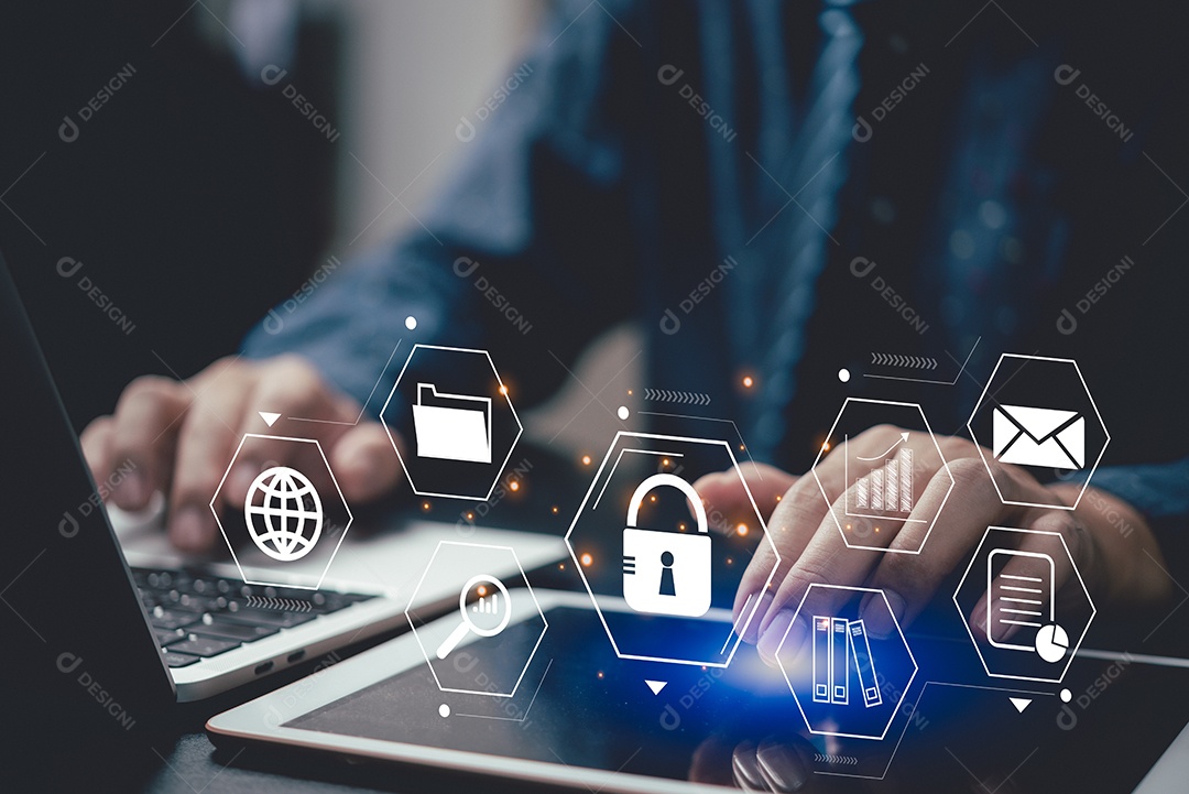 Proteger os sistemas de informação online através da Internet com encriptação através da proteção contra roubo cibernético.