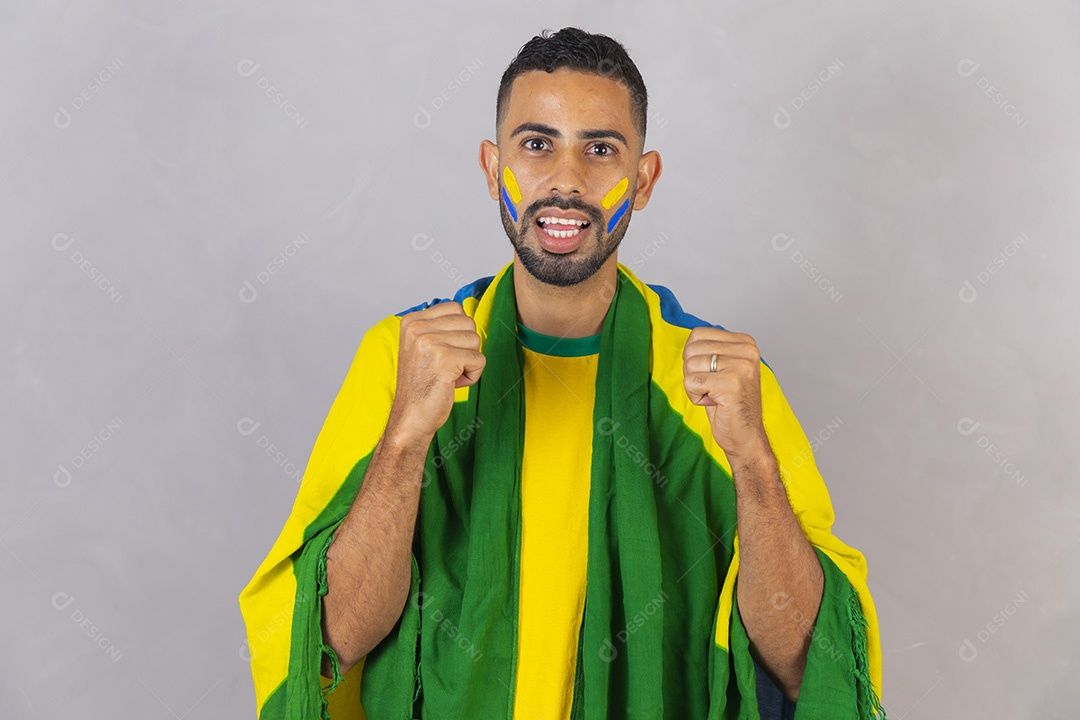 Homem brasileiro jovem torcedor do brasil