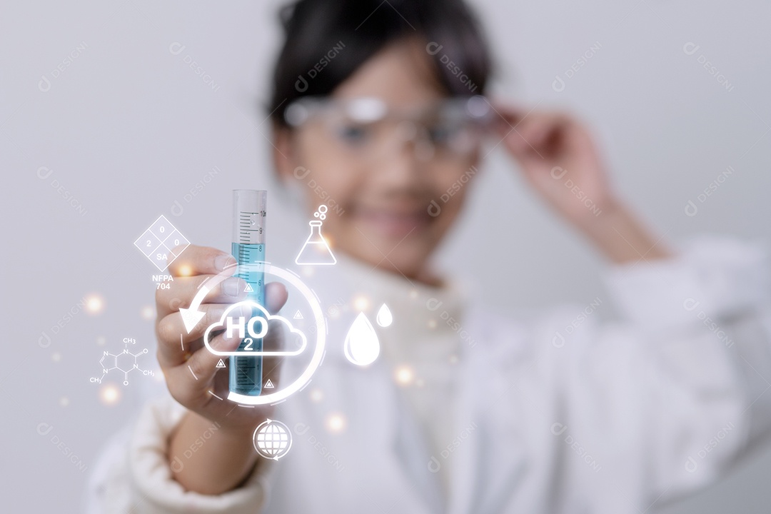 Solução de mistura de estudantes asiáticos na aula de laboratório de experimentos científicos