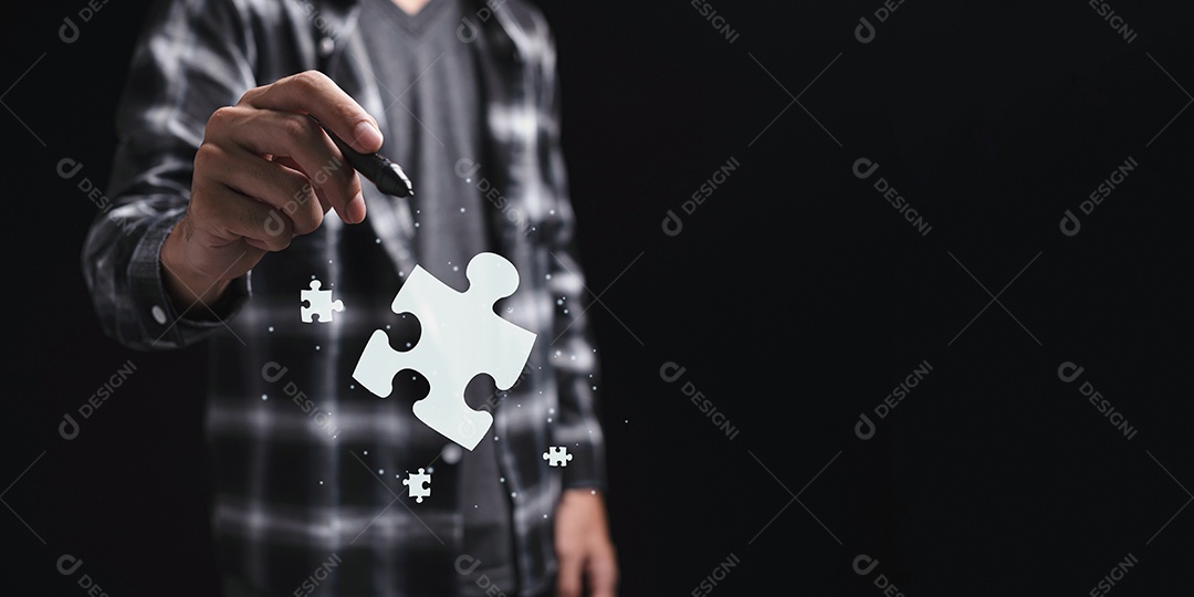 Negócios Encontre novas soluções, sucesso e estratégia conectando a montagem do quebra-cabeça