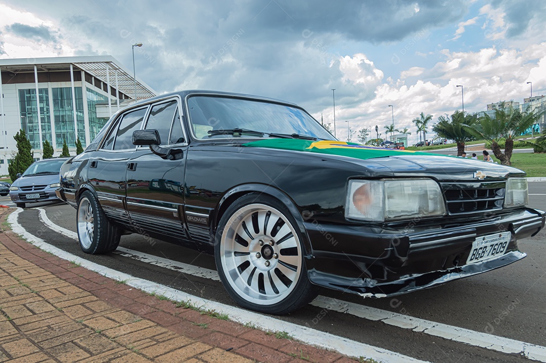 Feira de carros velhos e novos na cidade de Paulínia- São Paulo