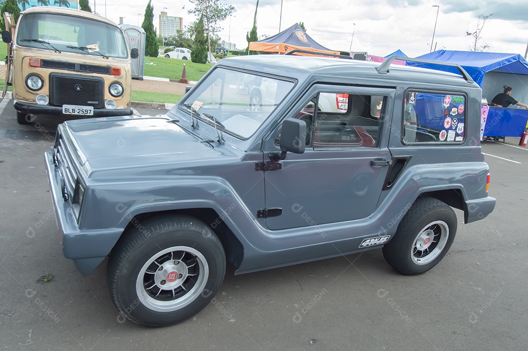 Feira de carros velhos e novos na cidade de Paulínia- São Paulo