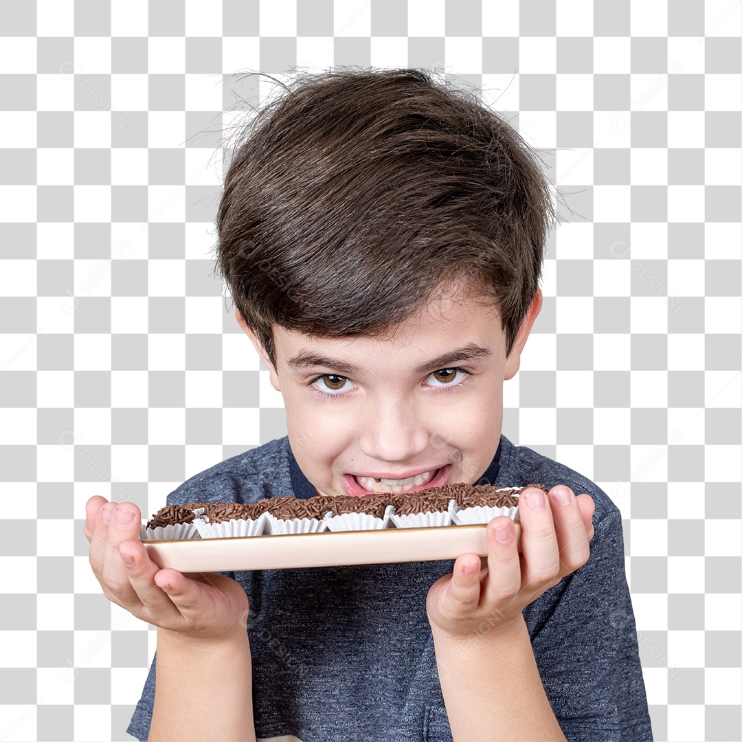 Menino Com Prato Cheio De Brigadeiros PNG Transparente