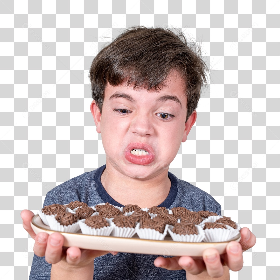 Menino Feliz Com Prato Cheio De Brigadeiros PNG Transparente