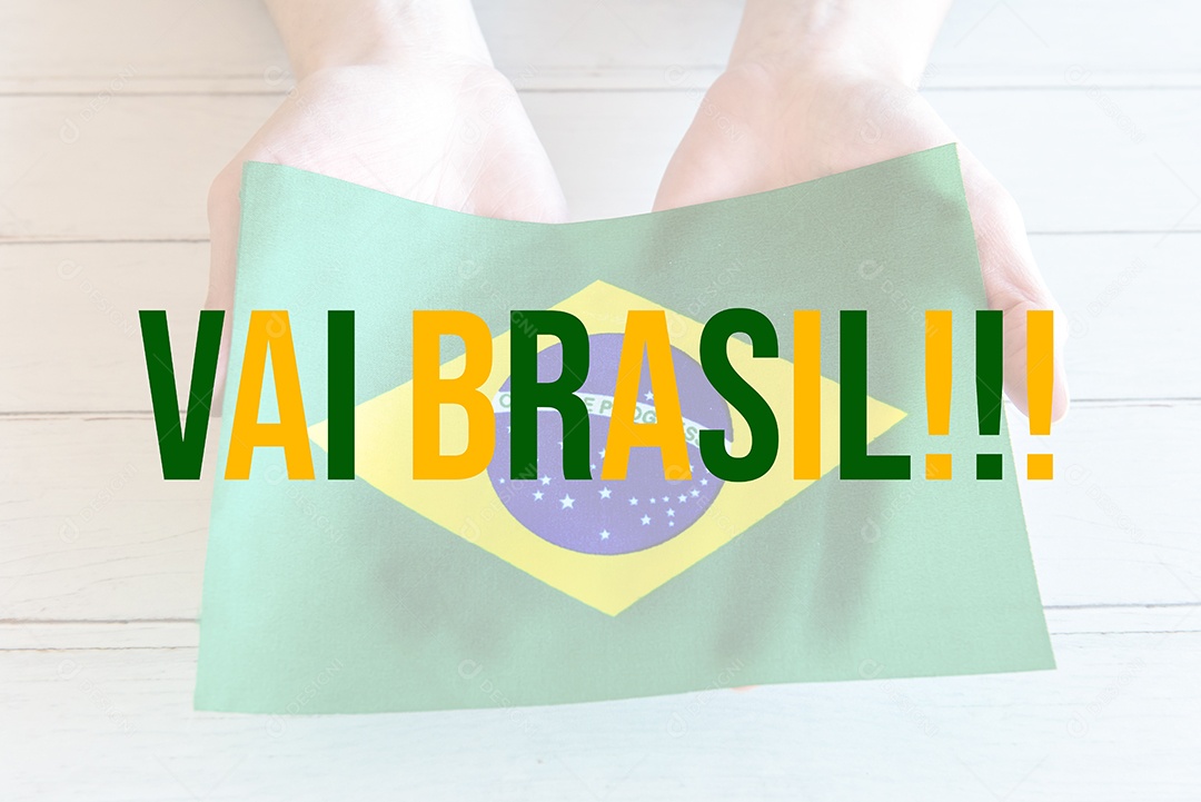 Mãos segurando a bandeira brasileira, 7 de setembro, Independência do Brasil