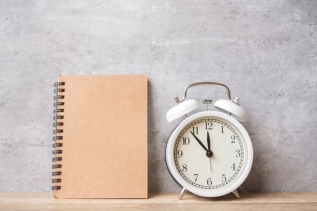 Conceito de finanças de negócios de otimização de pagamento de impostos