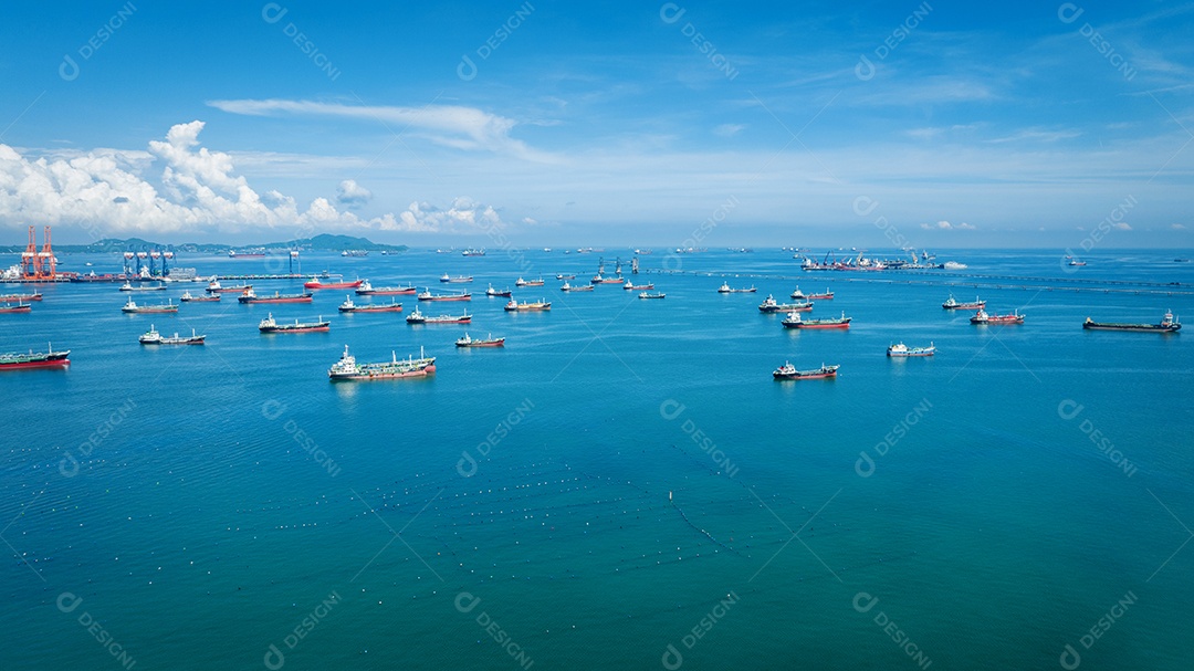 Navio petroleiro de gás bruto, navio de contêiner de carga atracação offshore em Ocean Bay Petroleum Transporte e logística de importação de exportação de produtos químicos, vazamento de óleo do navio, navio de produtos petrolíferos industriais