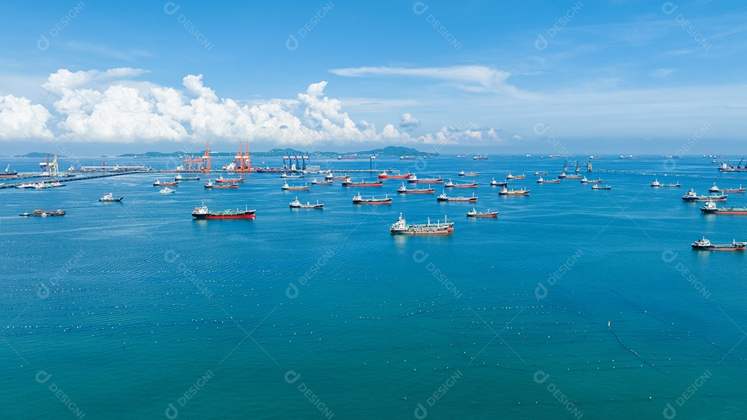 Navio petroleiro de gás bruto, navio de contêiner de carga atracação offshore em Ocean Bay Petroleum Transporte e logística de importação de exportação de produtos químicos, vazamento de óleo do navio, navio de produtos petrolíferos industriais