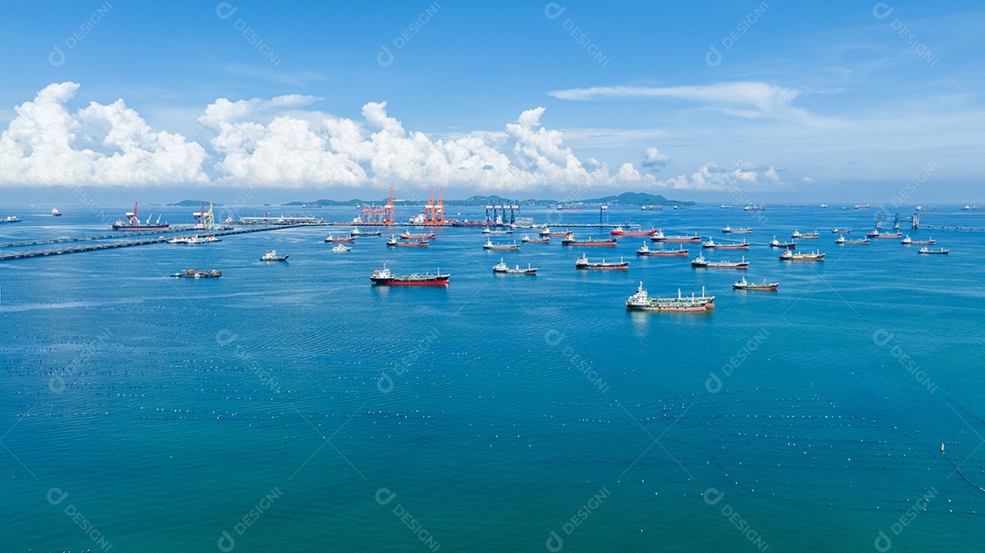 Navio petroleiro de gás bruto, navio de contêiner de carga atracação offshore em Ocean Bay Petroleum Transporte e logística de importação de exportação de produtos químicos, vazamento de óleo do navio, navio de produtos petrolíferos industriais