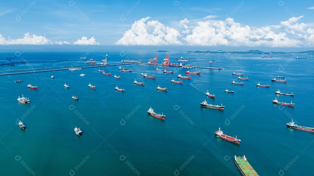 Navio petroleiro de gás bruto, navio de contêiner de carga atracação offshore em Ocean Bay Petroleum Transporte e logística de importação de exportação de produtos químicos, vazamento de óleo do navio, navio de produtos petrolíferos industriais