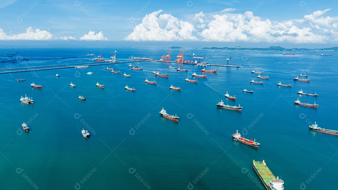 Navio petroleiro de gás bruto, navio de contêiner de carga atracação offshore em Ocean Bay Petroleum Transporte e logística de importação de exportação de produtos químicos, vazamento de óleo do navio, navio de produtos petrolíferos industriais