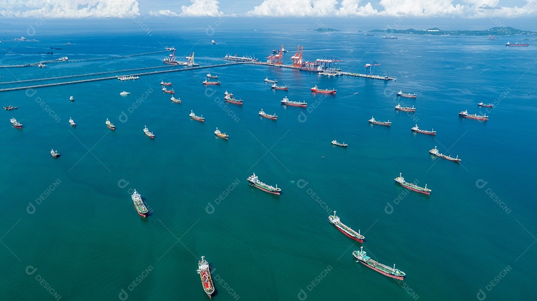 Navio petroleiro de gás bruto, navio de contêiner de carga atracação offshore em Ocean Bay Petroleum Transporte e logística de importação de exportação de produtos químicos, vazamento de óleo do navio, navio de produtos petrolíferos industriais