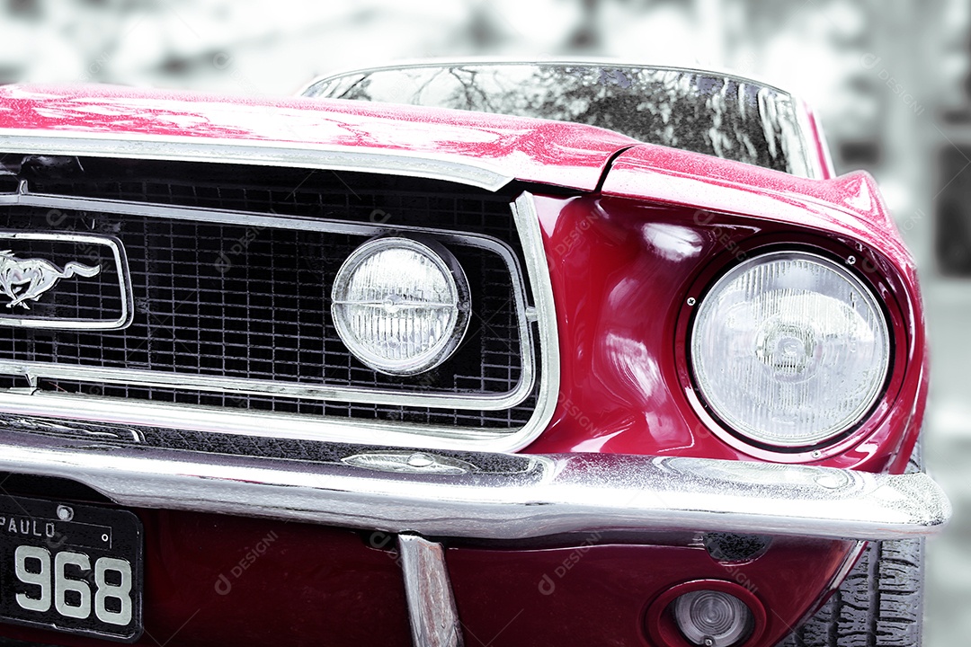 Frente de um carro antigo