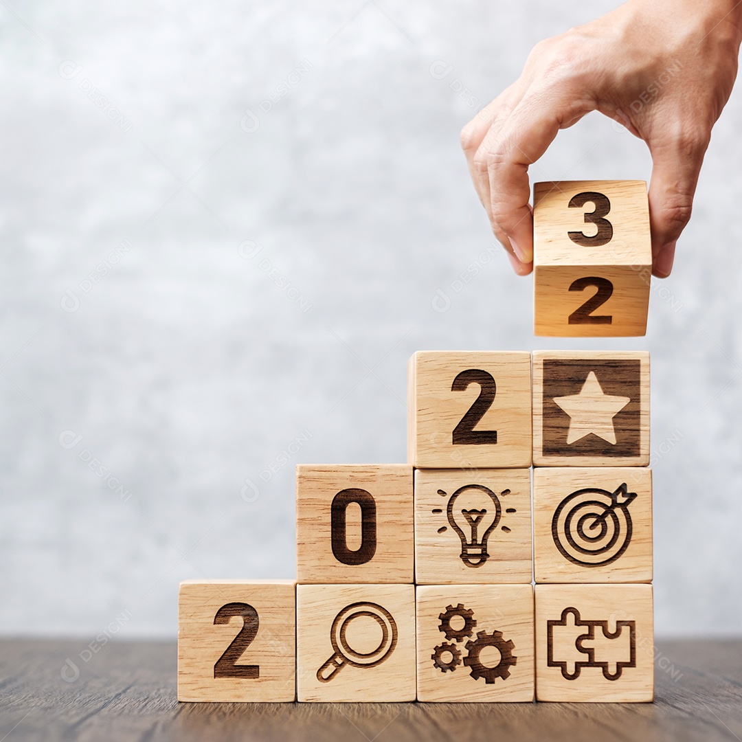 bloco de madeira 2023 com sucesso nos negócios, objetivo, estratégia, alvo