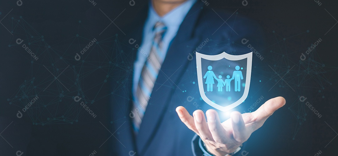 Empresário com gesto de proteção e família, vida, saúde