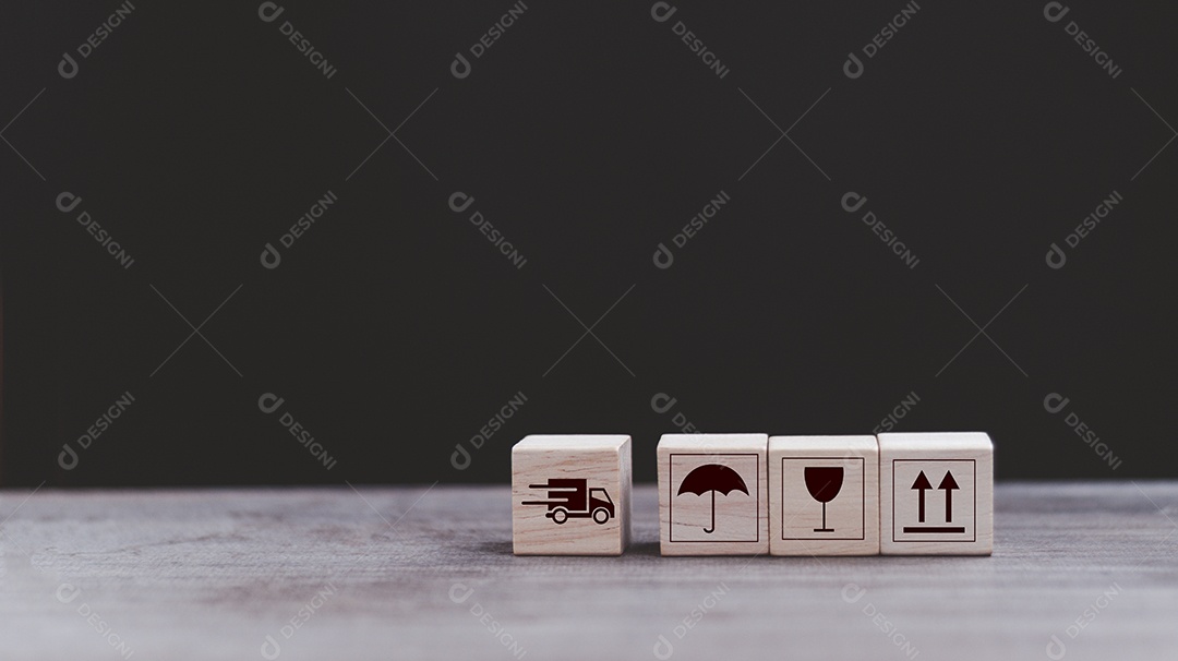 Etiqueta logística na embalagem três etiquetas impressas em compensado