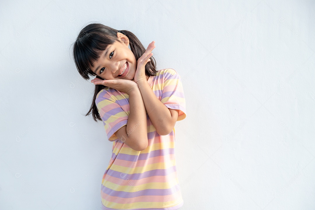 Retrato aproximado dela, ela bonita, atraente, adorável querida.