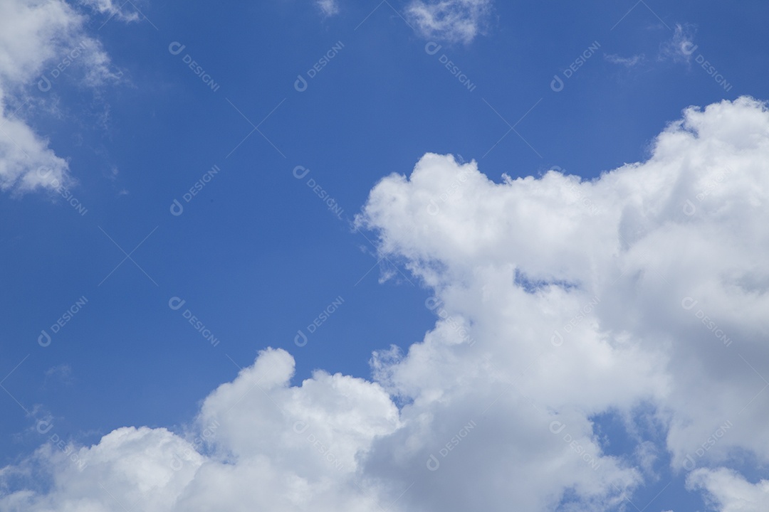 Céu azul e o céu nublado