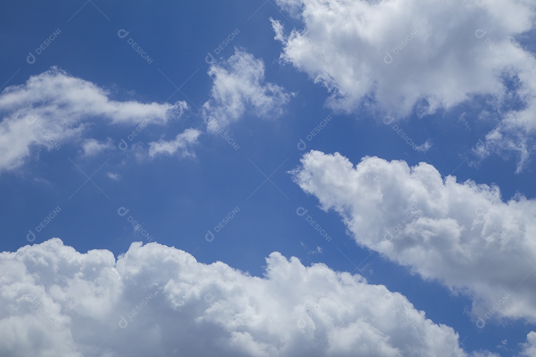 Céu azul e o céu nublado