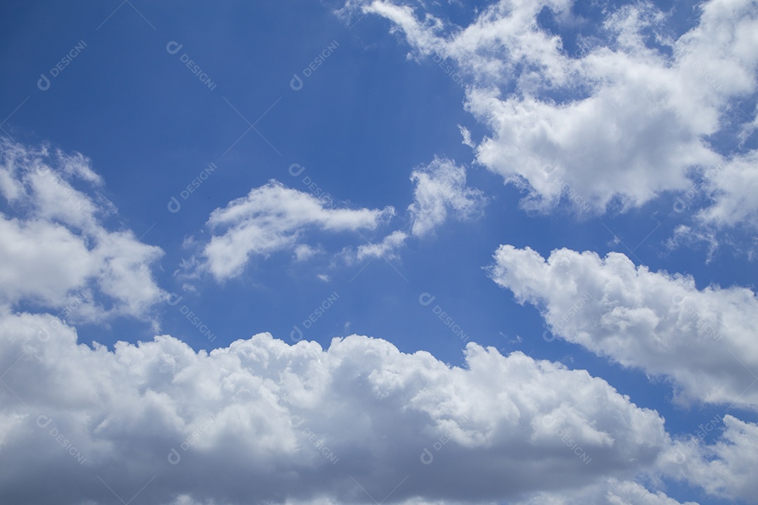 Céu azul e o céu nublado