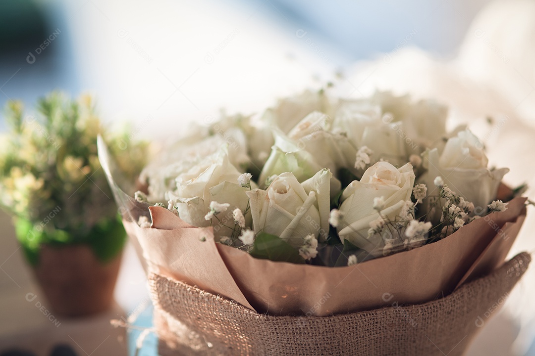 Buquê e flores para decoração de casamento - Imagem