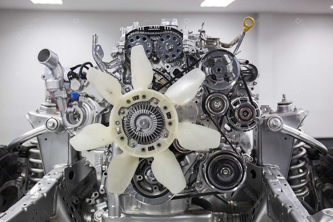 Detalhe do motor do carro.