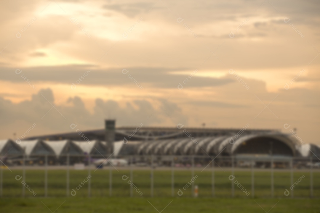 Desfocar fundo no terminal do aeroporto.