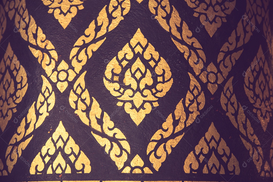 Padrão de pintura de ornamento tradicional chinesa tailandesa no templo.