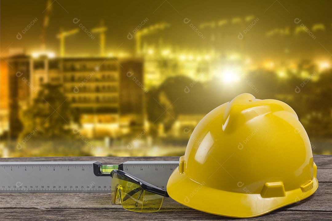 Plano de mesa de trabalho do engenheiro no canteiro de obras