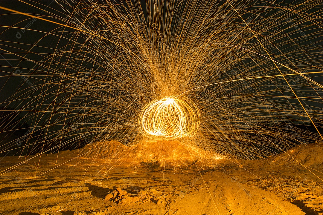 Fogos de artifício de lã de aço em chamas estilo HDR pós processamento