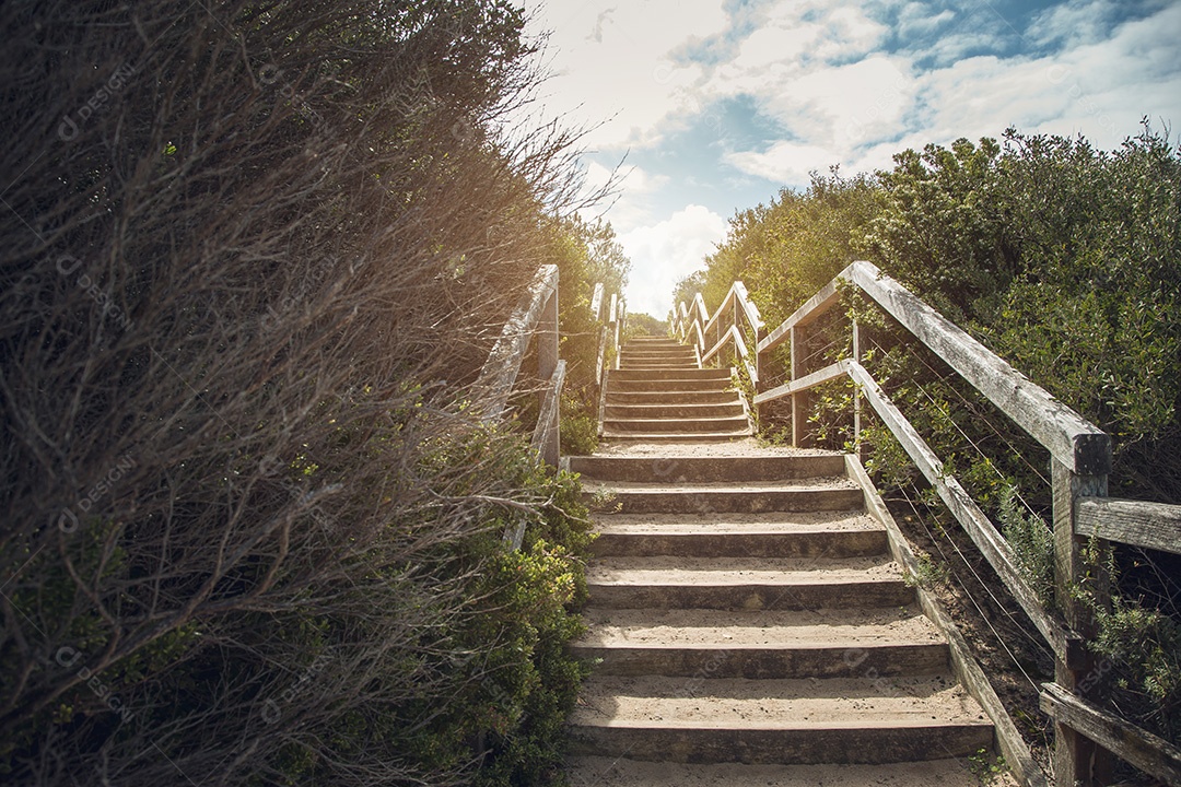 Linda paisagem por do sol céu nublado dia ensolarado