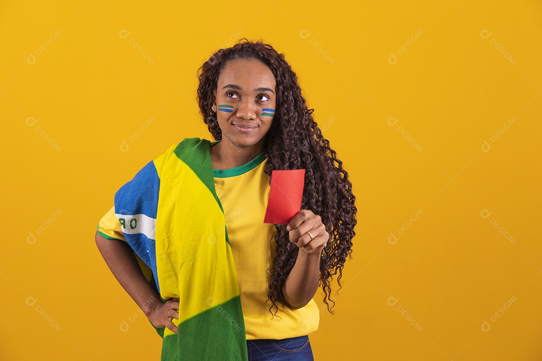 Linda mulher jovem torcedora da seleção brasileira