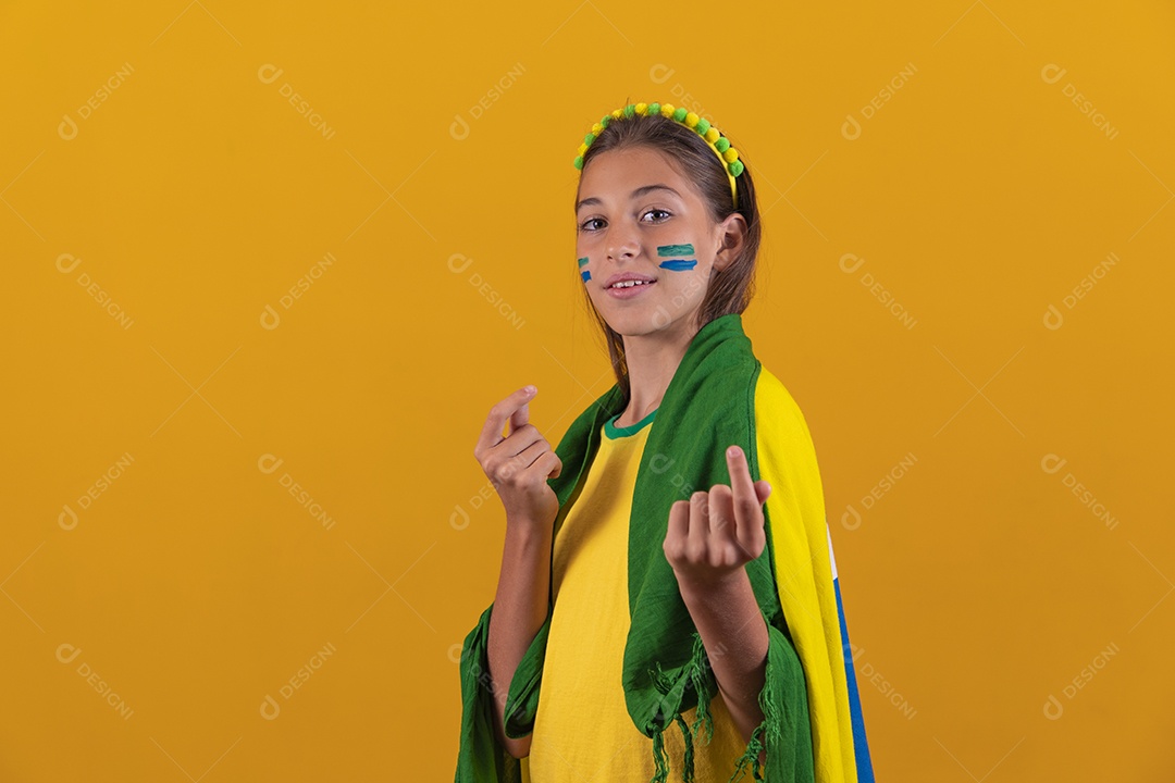 Linda mulher jovem torcedora da seleção brasileira