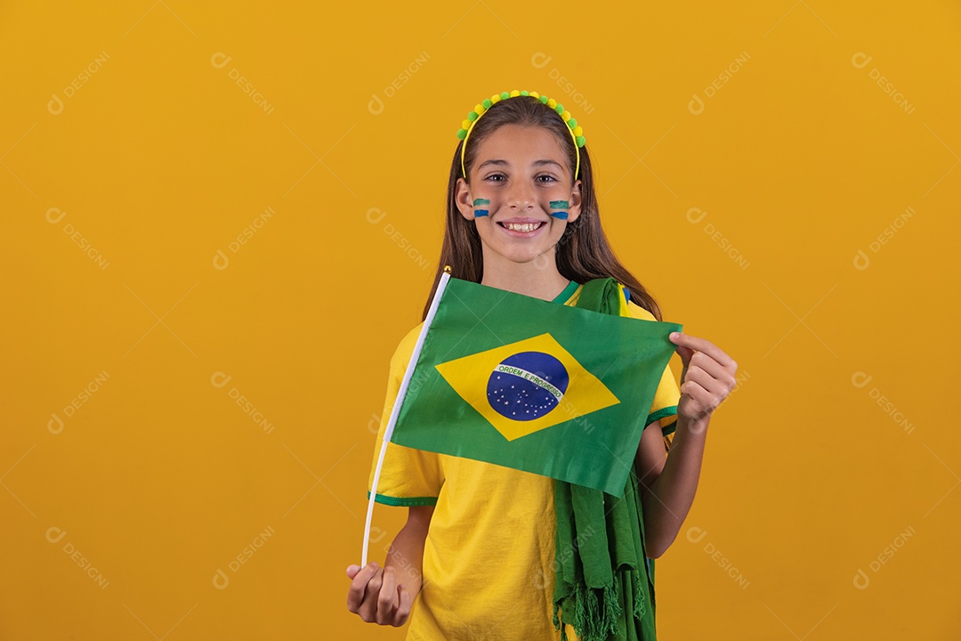 Linda mulher jovem torcedora da seleção brasileira