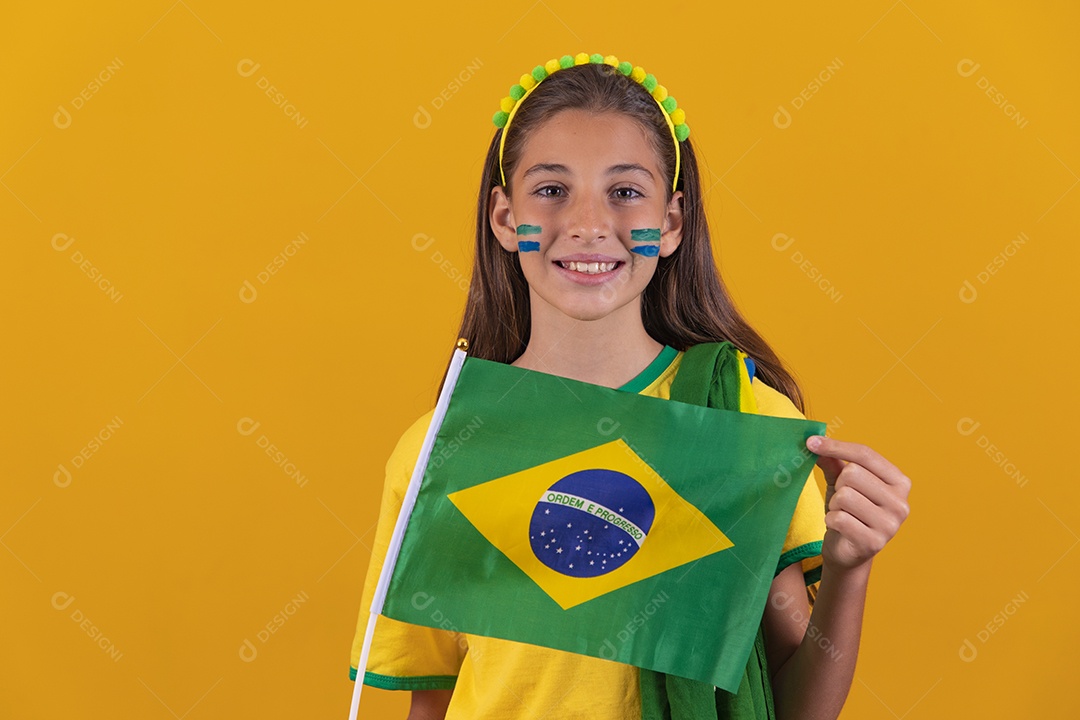 Linda mulher jovem torcedora da seleção brasileira
