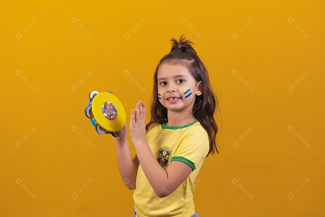 Linda menina criança torcedora do brasil Copa Do Mundo