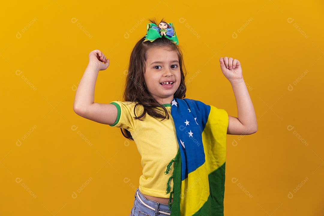 Linda menina criança torcedora do brasil Copa Do Mundo